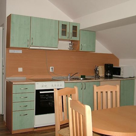 Kisiovi Apartment Девін Екстер'єр фото