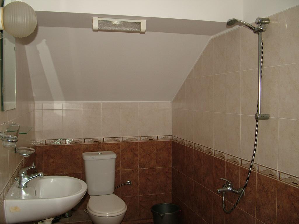 Kisiovi Apartment Девін Екстер'єр фото