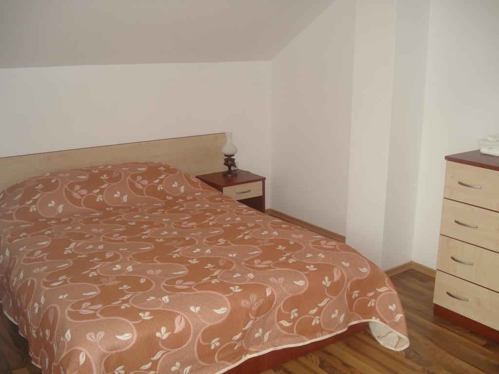 Kisiovi Apartment Девін Екстер'єр фото