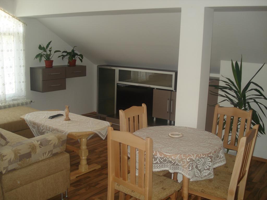 Kisiovi Apartment Девін Екстер'єр фото